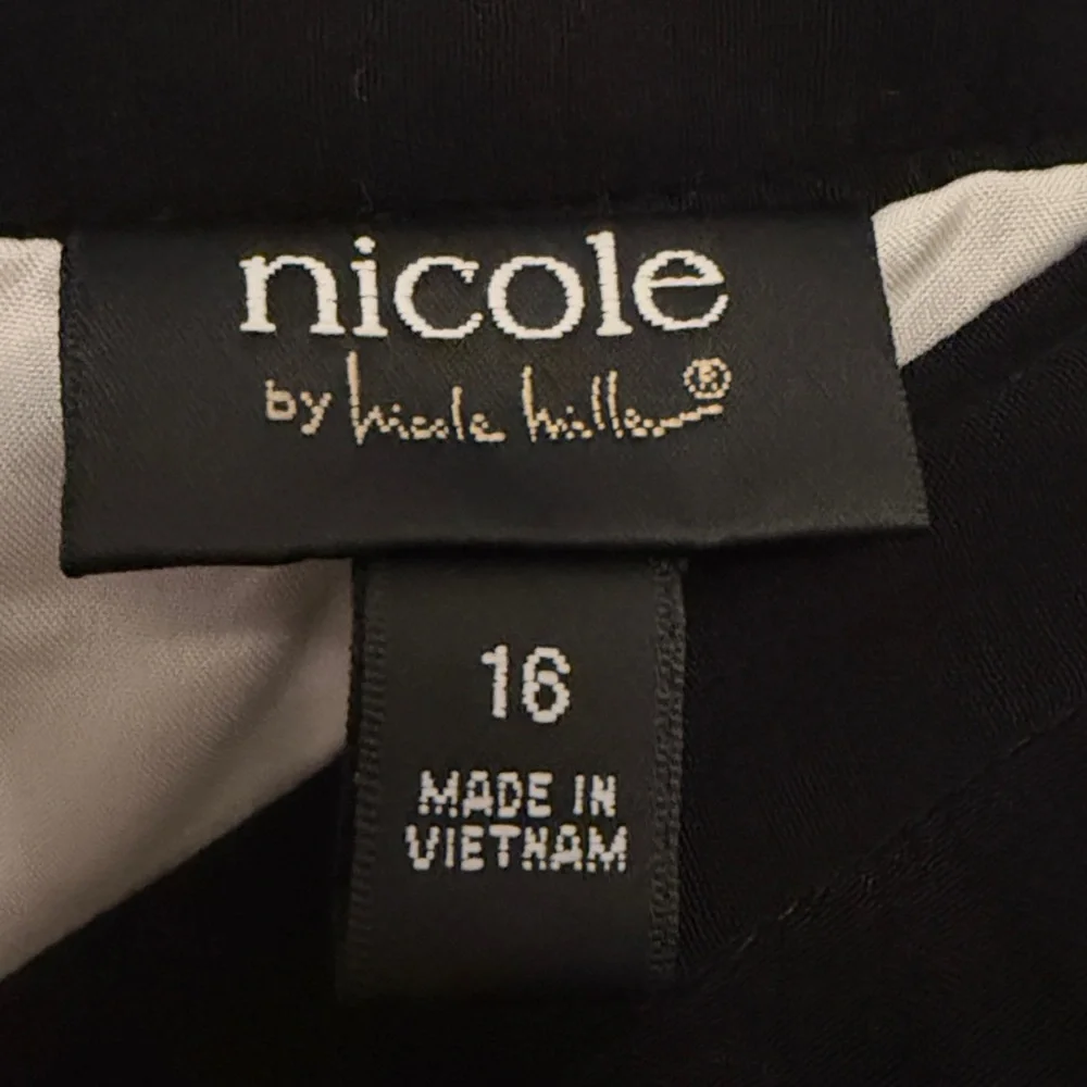 Nicole by Nicole Miller Black and White Striped Circle Skirt,‎ size 16